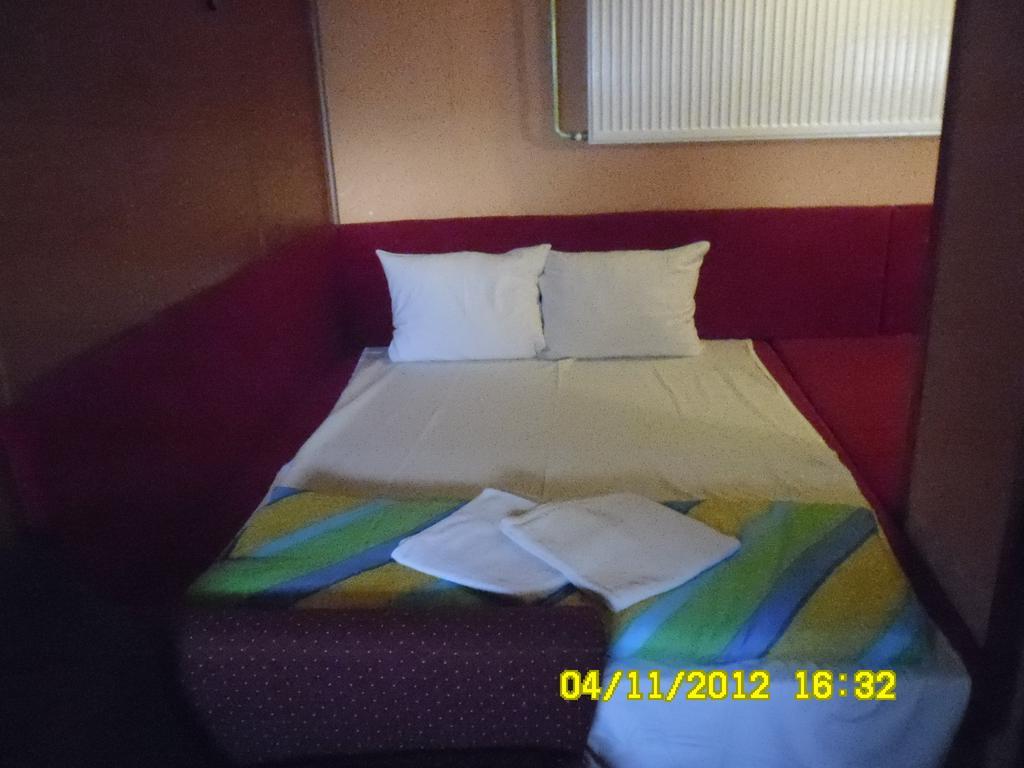 Family Top Rooms Bela Lada Sobe Novi Sad Chambre photo