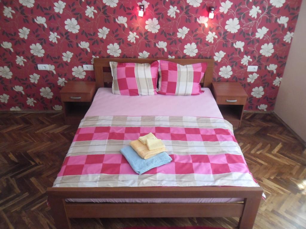 Family Top Rooms Bela Lada Sobe Novi Sad Chambre photo