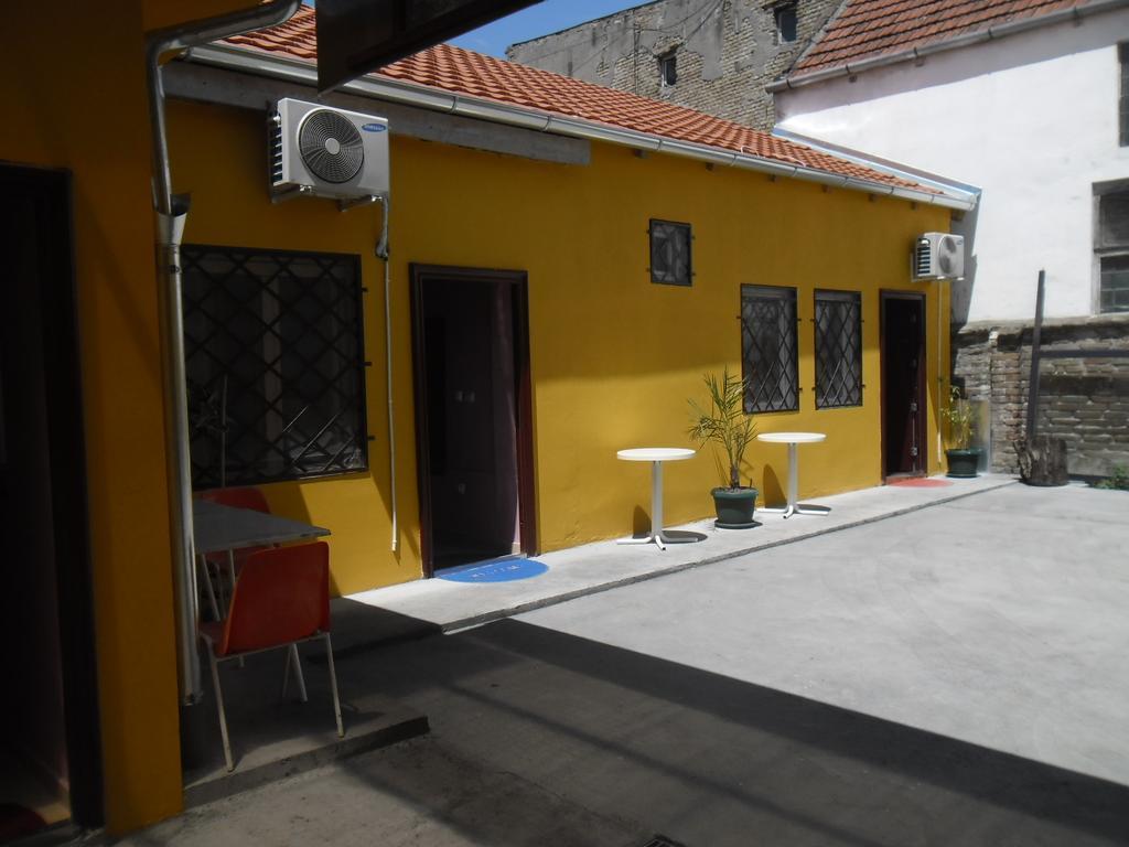 Family Top Rooms Bela Lada Sobe Novi Sad Extérieur photo